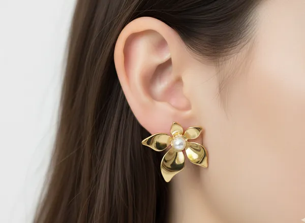 Gold_Floral_Pearl_Earrings_For_Women